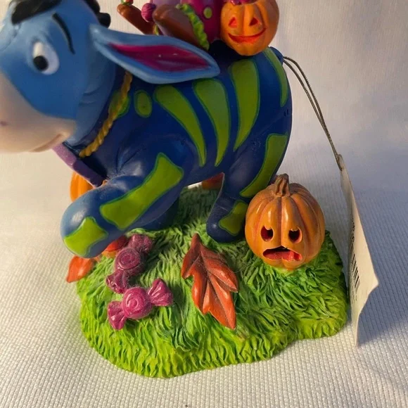 Vintage Winnie the Pooh Halloween Themed Figurine needs batteries - Picture 4 of 8